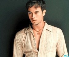 http://www.mysticgames.com/famouspeople/pictures/Enrique_Iglesias.jpg