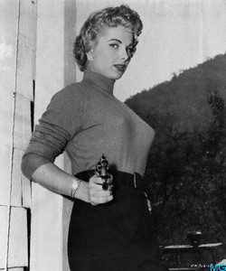 Martha Hyer