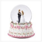 WEDDING COUPLE SNOWGLOBE