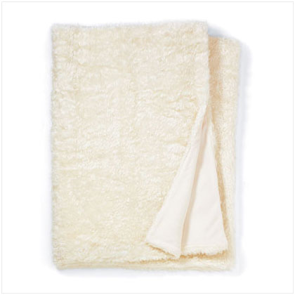 WHITE FULL SZ FAUX FUR BLANKET