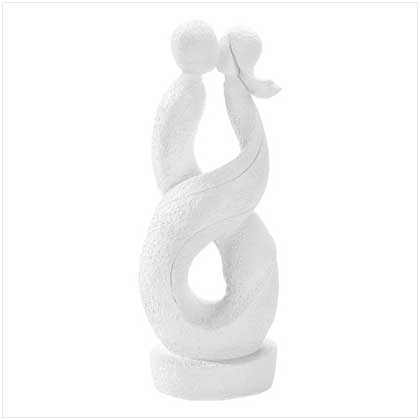 'TENDER KISS' STATUE