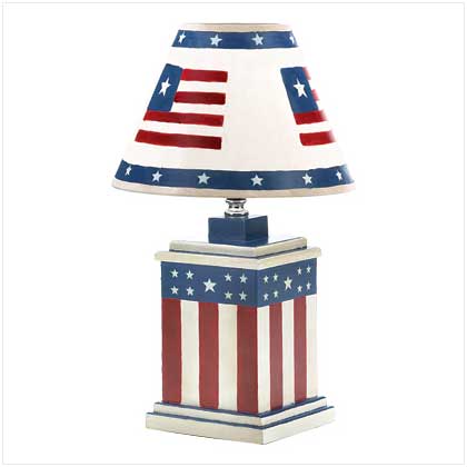 VINTAGE AMERICANA LAMP